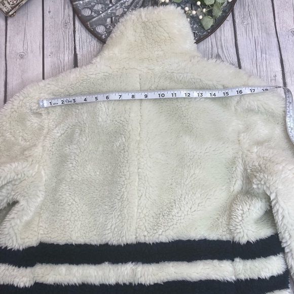 J Crew Faux Fur Teddy Coat - Picture 11 of 13
